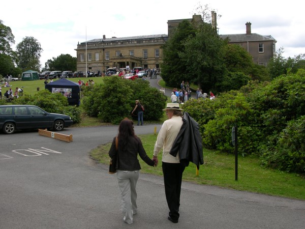 A wandering minstrel I